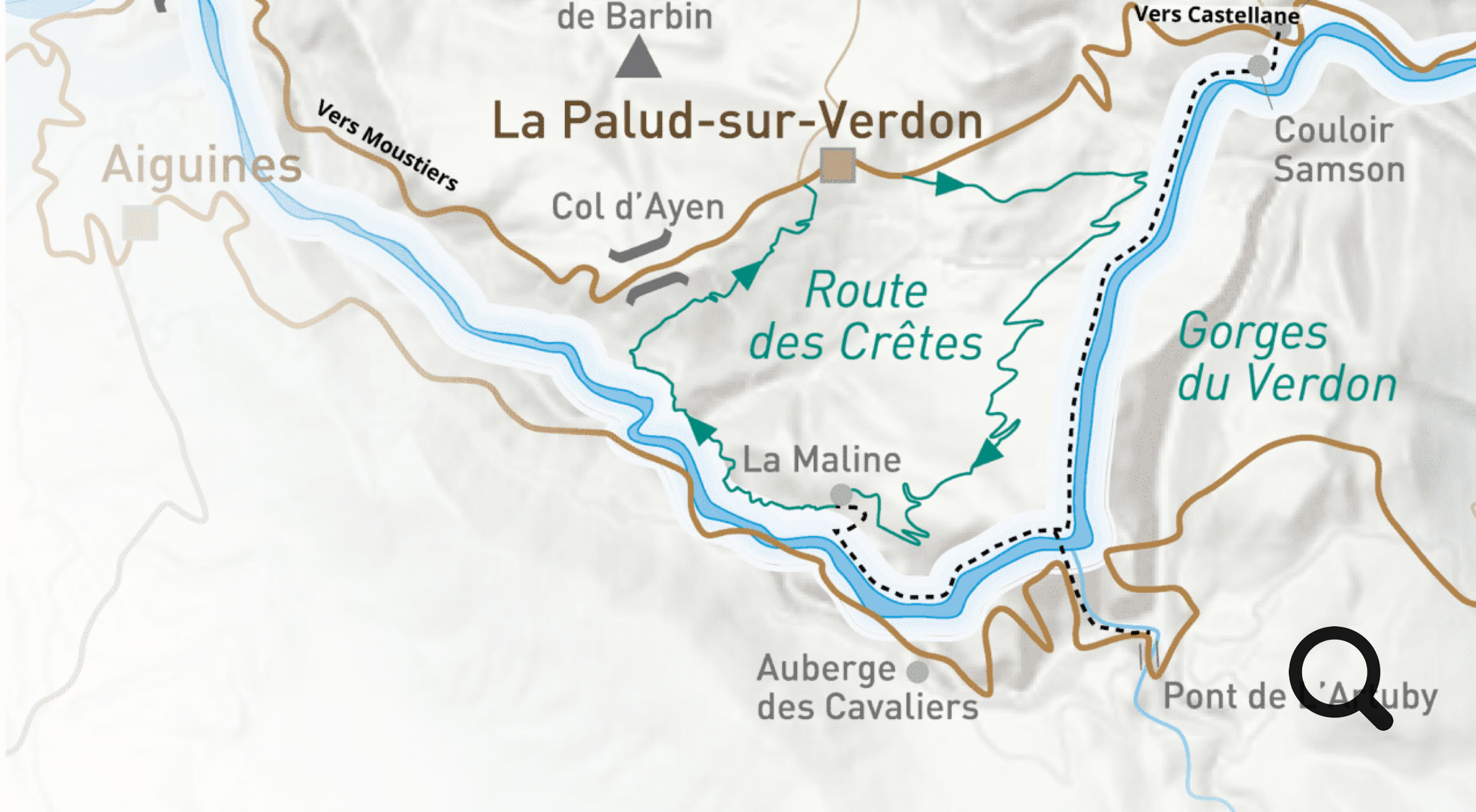 La Route des Crêtes est l’un des meilleurs moyens d’admirer les gorges depuis les hauteurs. Ce circuit panoramique de 23 kilomètres forme une boucle au départ de La Palud-sur-Verdon.