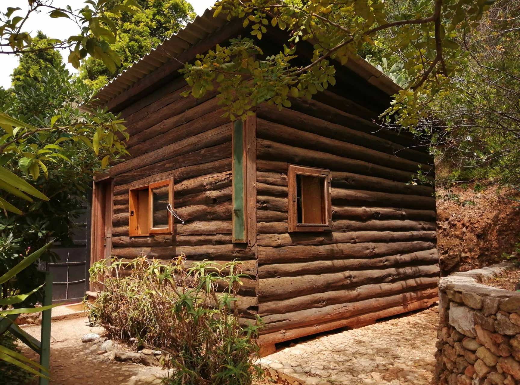 This modest wooden cabin—just 15 square meters—reflects his radical vision of minimal but functional living. Constructed from brown pine planks and nestled under the shade of a beautiful carob tree, the Cabanon is accessed by a small staircase.