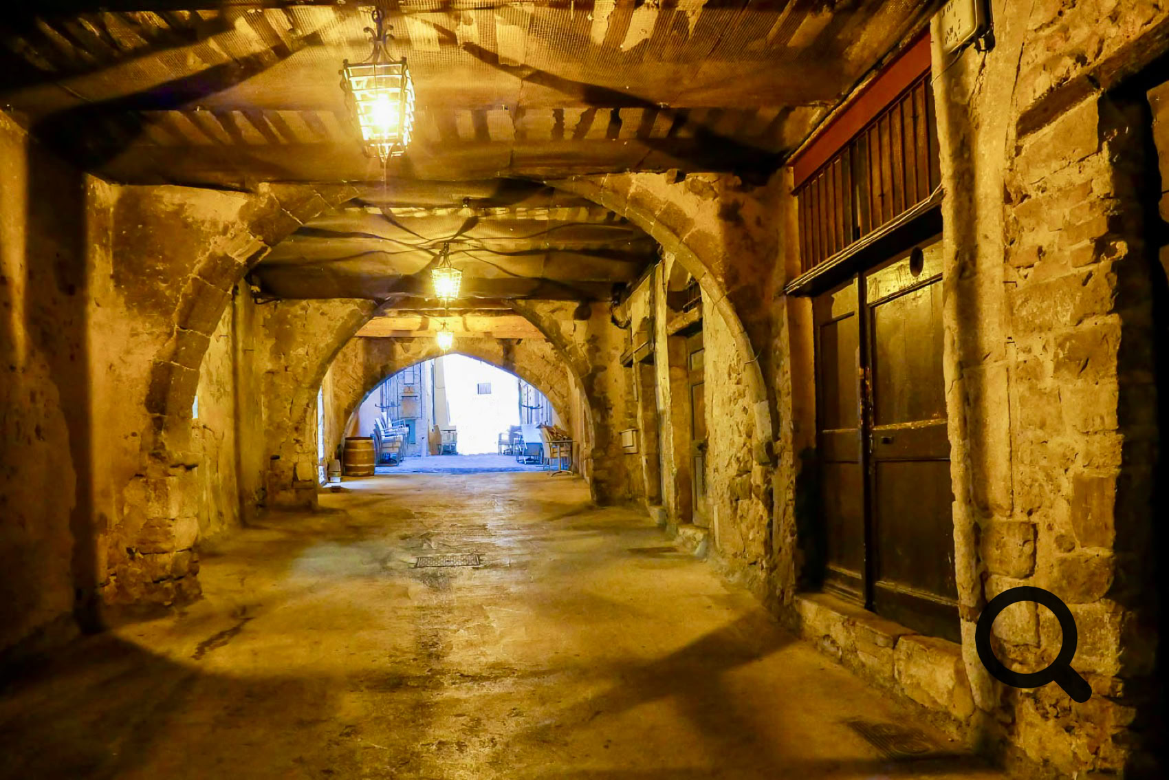Old Villefranche is a journey back in time, with cobbled streets, pastel-colored facades, and shady squares. A must-visit is the Rue Obscure, a covered alleyway dating back to the 13th century, which offers a fascinating glimpse into the past.
