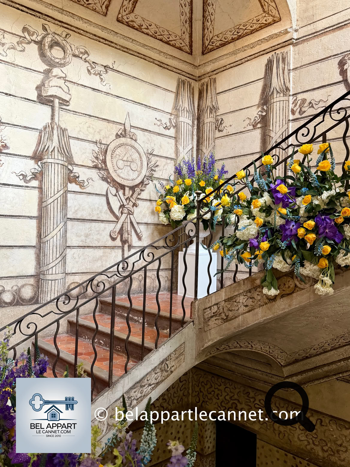 During ExpoRose, the Villa Musée Jean-Honoré Fragonard becomes one of the  most spectacular locations of the festival. Its salons and staircases are decorated with  immense bouquets and highly refined floral scenographies, set within a Belle Époque residence perfectly suited to the event.