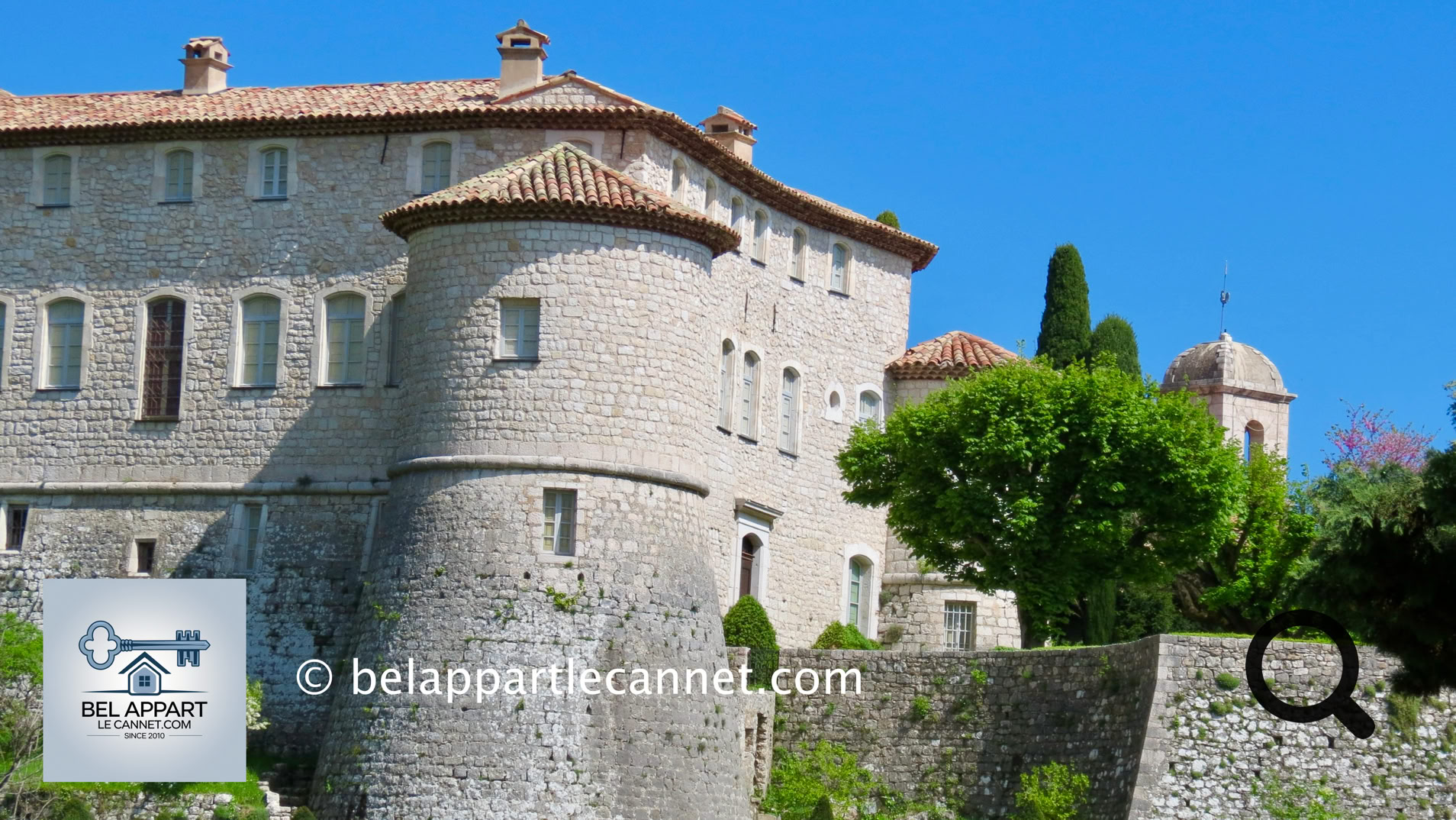 The Château de Gourdon, dating back to the 9th century, is a must-visit. Its terraced gardens, designed by André Le Nôtre, the creator of the Versailles gardens, add a touch of elegance and provide spectacular viewpoints. History and architecture enthusiasts will enjoy exploring this historically rich building.